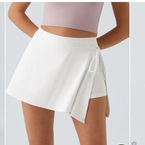 HALARA Everyday Softlyzero™ Airy White Mid Rise Tie Side Skort size Small